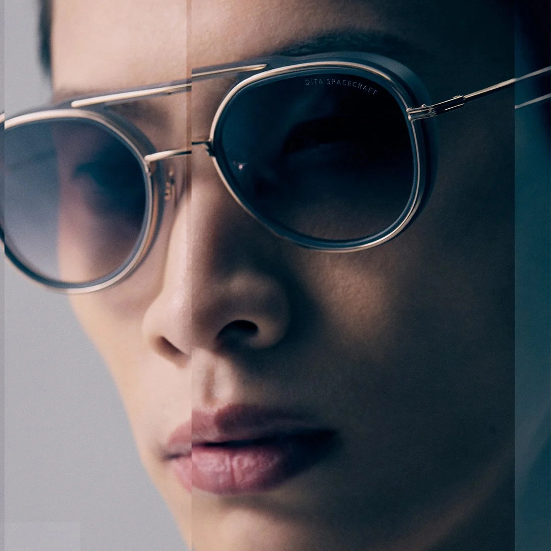 Un mannequin présente le design futuriste des lunettes de soleil DITA SPACECRAFT, disponibles chez HARINA Optométristes.