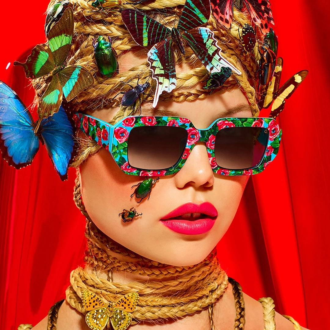 Lunettes Etnia Barcelona colorées et artistiques, reflétant un design créatif.