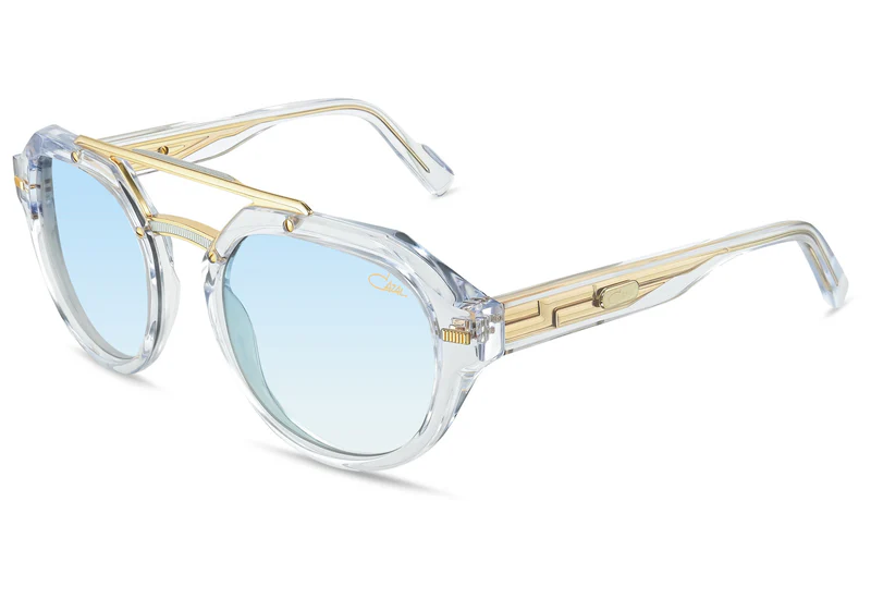 The sporty and luxurious CAZAL 8047 sunglasses, a reinterpretation of a classic 80s design.